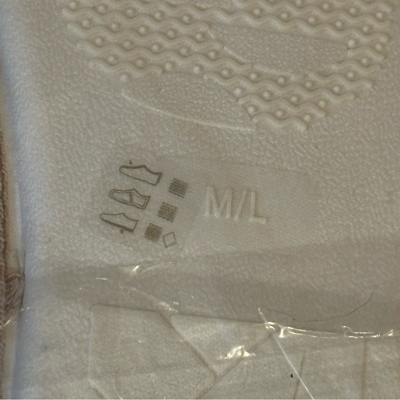 Chinese Laundry‎ Faux Fur Slippers Tan/Cream M/L - Picture 8 of 9